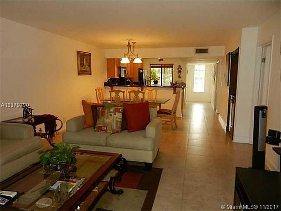 4th image of 421 Lakeview Dr APT 202