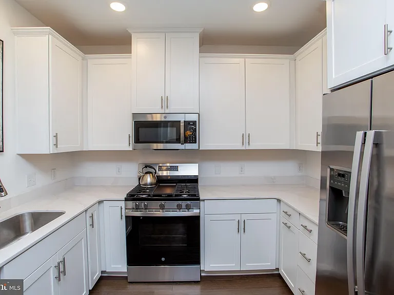 233 Lewis Fisher Dr #ST — Photo 11