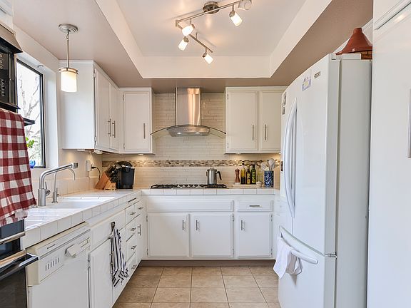 5th image of 21800 Marylee St Unit 64