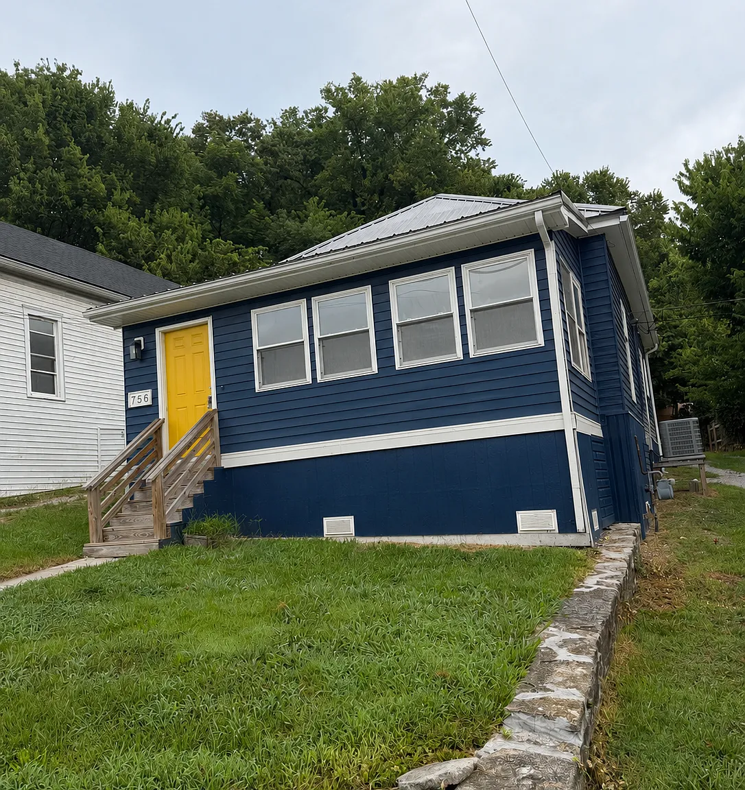 756 Benson - 1 — Photo 1