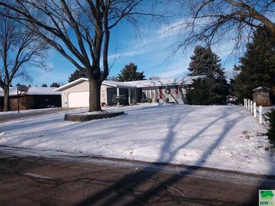 266 12th St SE, Sioux Center, IA, 51250