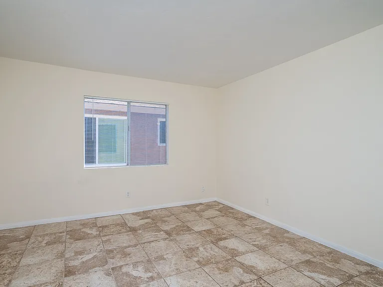 514 Grand Ave #D — Photo 17