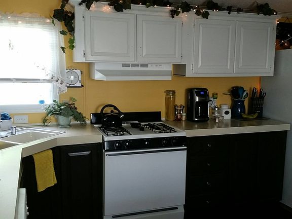 2nd image of 3813 Chippewa Dr