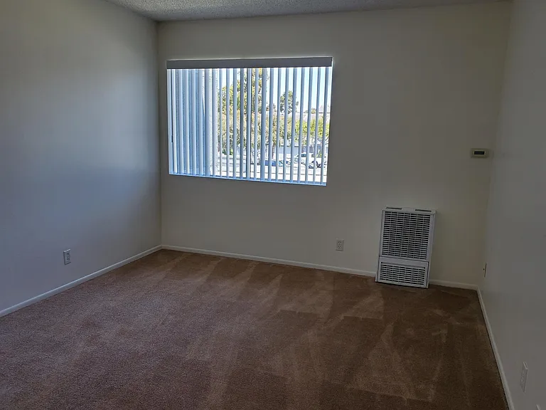 Harbor Village Apartments — Photo 1