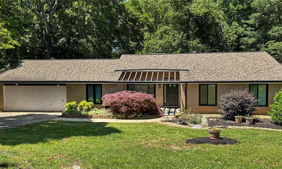 1st image of 310 Saddle Creek Cir