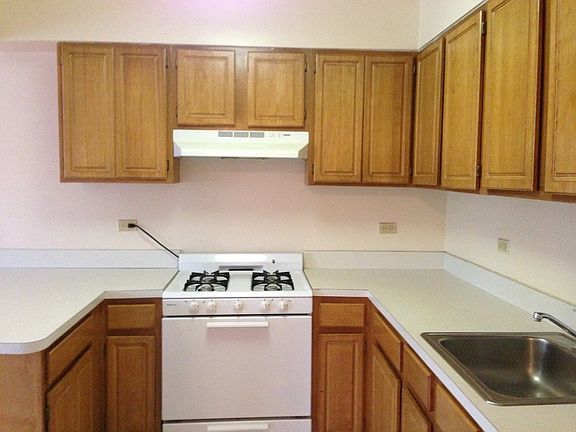 3rd image of 591 Tinton Ave #2