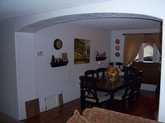 cute kitchen, open to dining