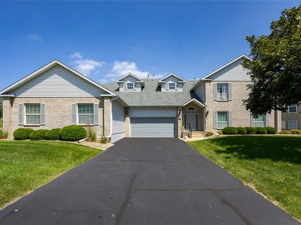 3130 Towne House Dr NE Unit A, Cedar Rapids, IA 52402