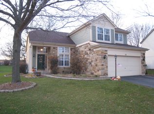23 S London Ct, South Elgin, IL 60177