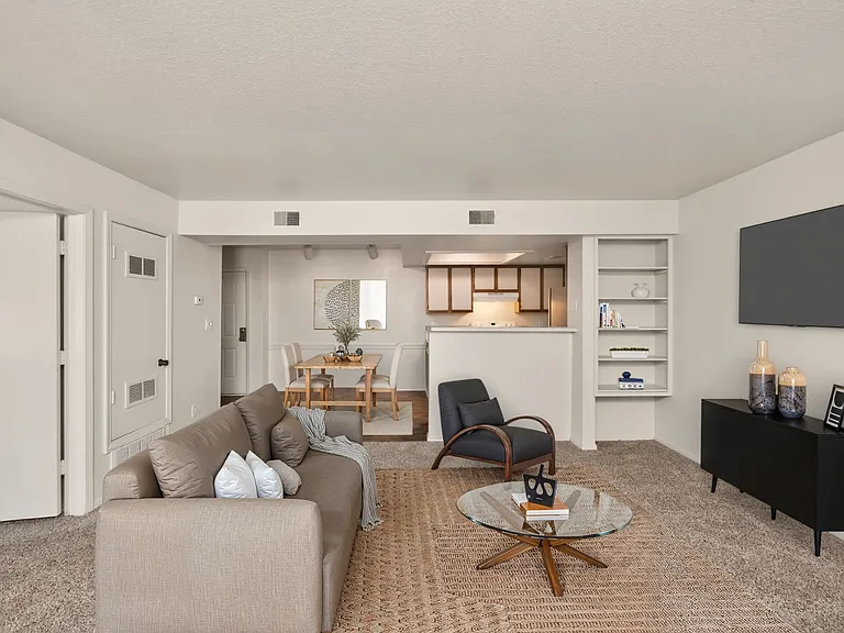 Aurora (Classic) - 1 Bed / 1 Bath - 700 Sq.Ft.