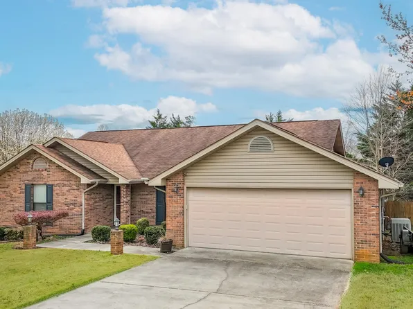 1520 Double D Dr, Sevierville, TN 37876