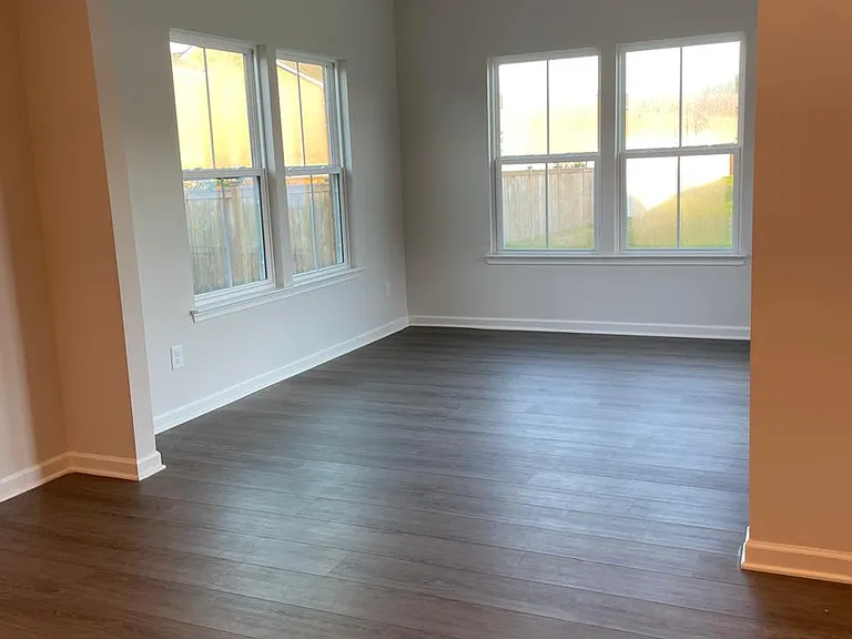 308 Grassy Glen Dr — Photo 2