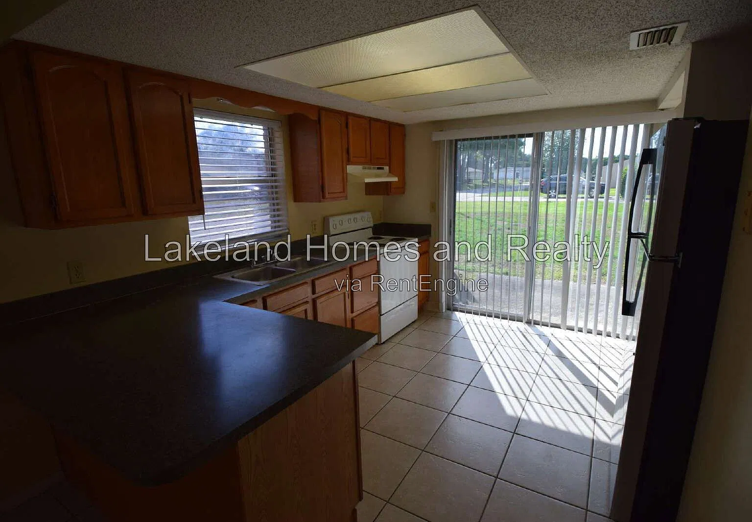 2 bed, 2.0 bath, 880 sqft, $1,350 — Photo 4