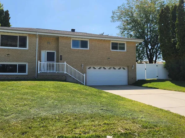 4851 W 87th Pl, Crown Point, IN 46307