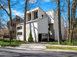 535 E Oakwood Dr, East Lansing, MI 48823