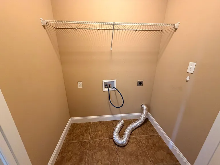 4916 Patton Dr — Photo 10