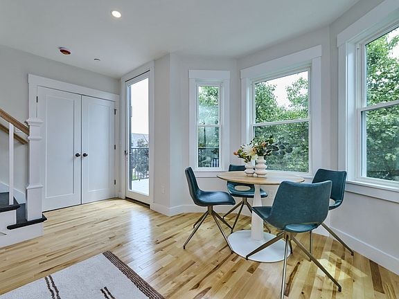 3rd image of 17 Macarthur St #3