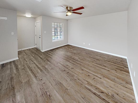 4th image of 1206 Vinyard Ct #B