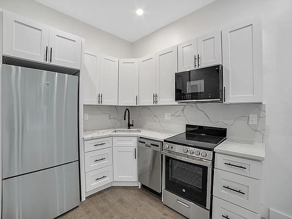 5th image of 241 W 75th St #8