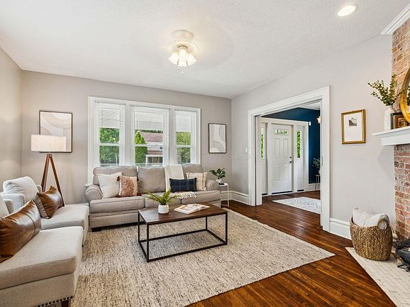 3rd image of 936 Heyl Ave