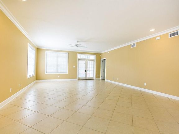 4th image of 108 Alcaniz St #106