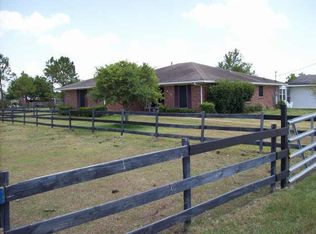 414 Cedar Creek Dr, Needville, TX 77461