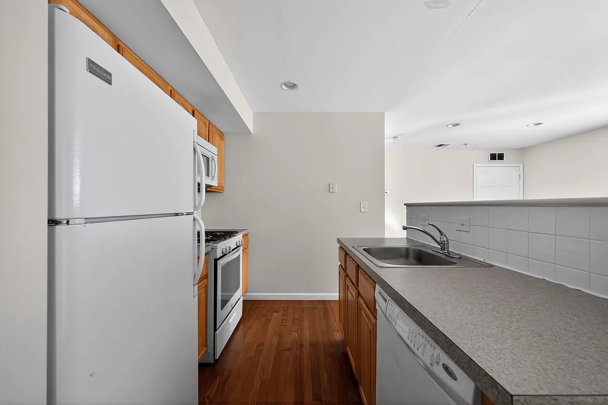 Building Photo - 1521 N 15th St #5