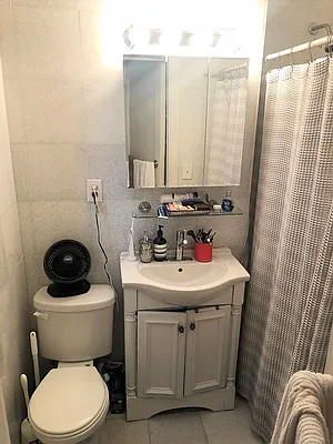 Rented by Dynamik Realty | media 33