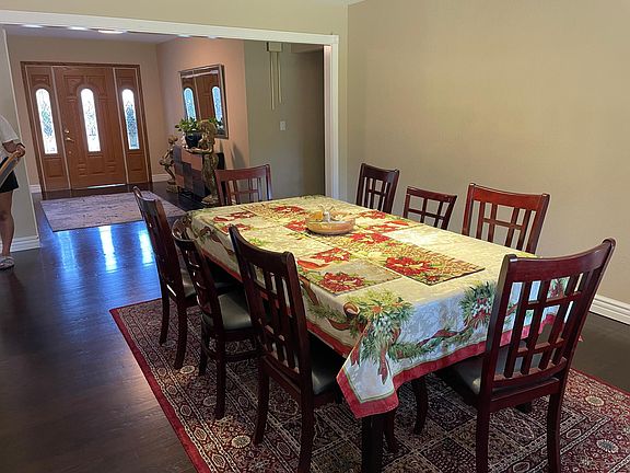 Entry + Dining