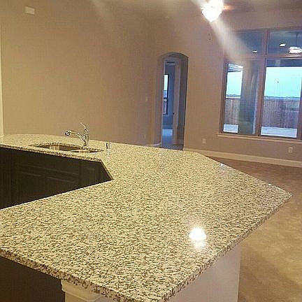 3rd image of 3905 Applewood Ln