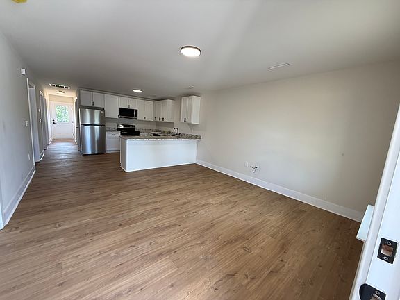 2nd image of 688 Winslette Rd #2