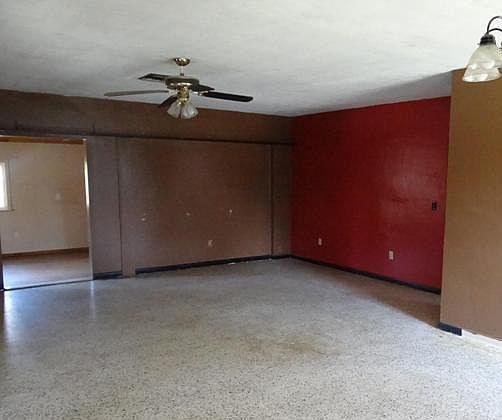3rd image of 4052 Fairbanks Dr
