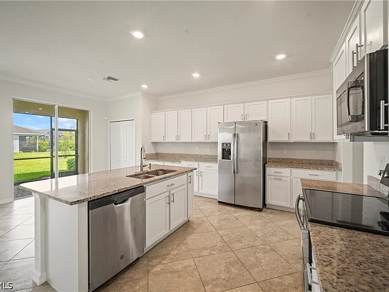 4234 Bluegrass Dr — Photo 6
