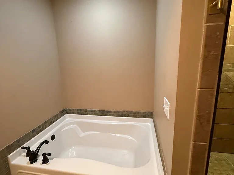 1719 Doran Rd S — Photo 15
