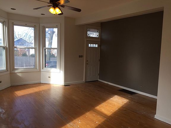 2nd image of 3301 N Oakley Ave #1