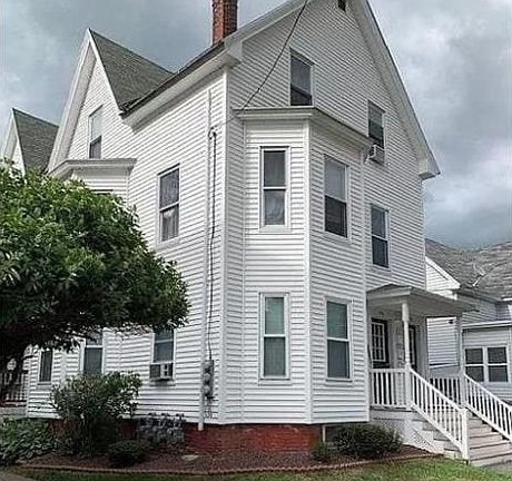 2nd image of 390 Pearl St
