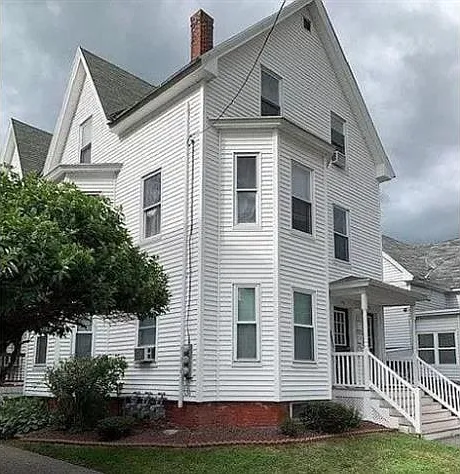 390 Pearl St — Photo 2