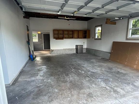 4th image of 723 Radian Dr