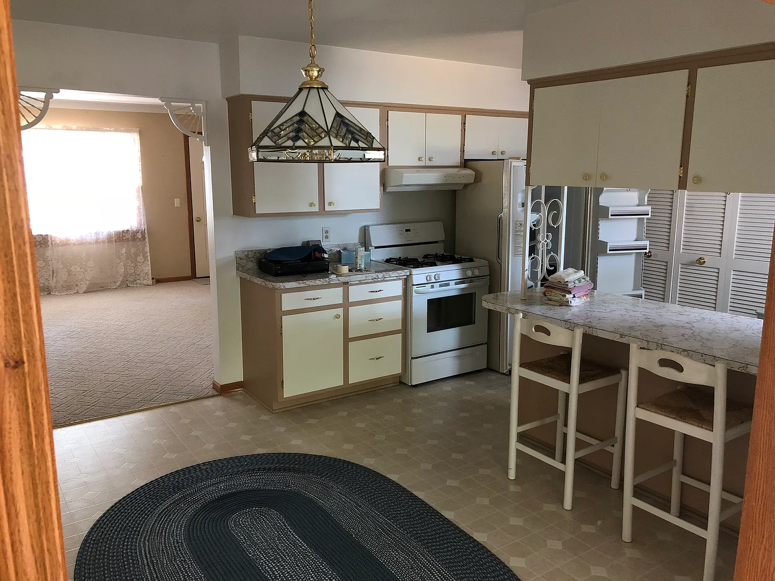 110 W Edwin St photo 1