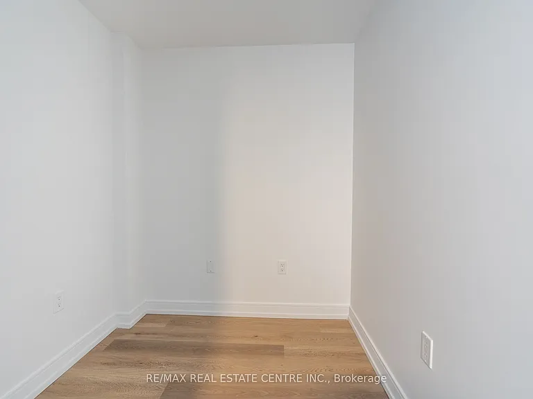 1 Jarvis St #725 — Photo 5
