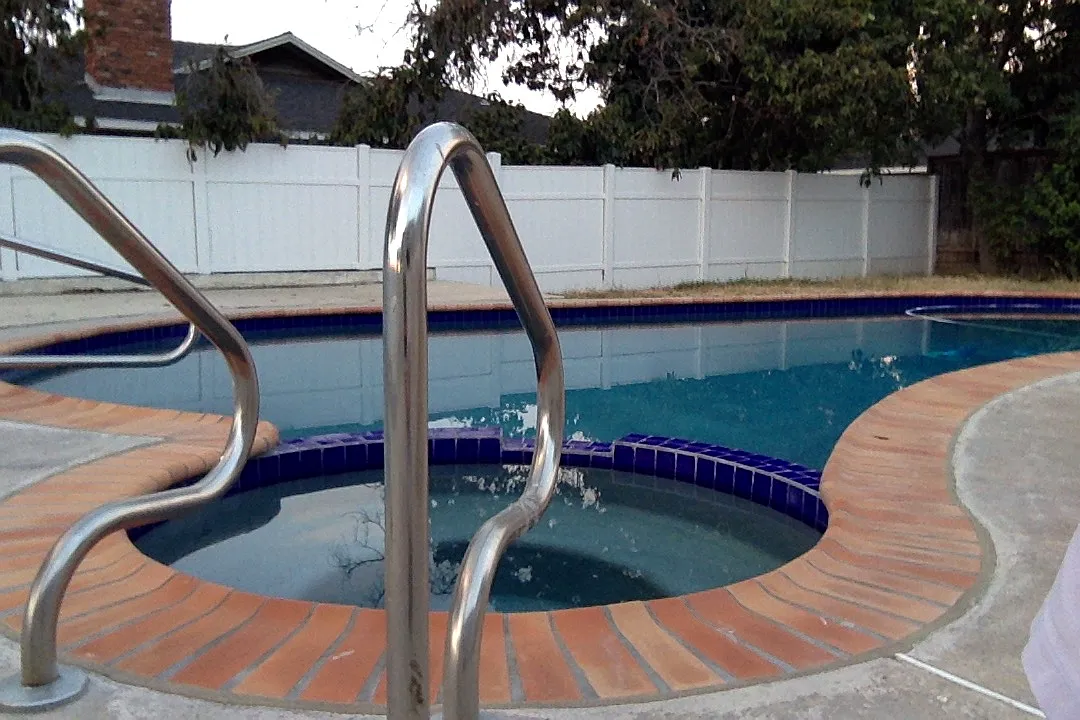 Prince Albert Drive, Riverside — Photo 1