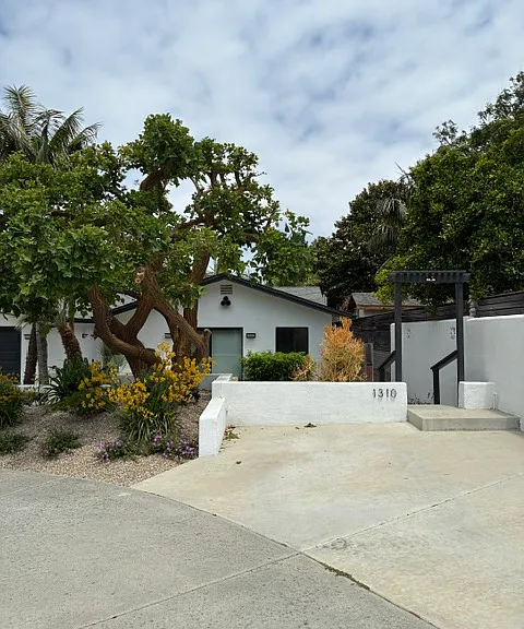 1310 Basswood Ave — Photo 1