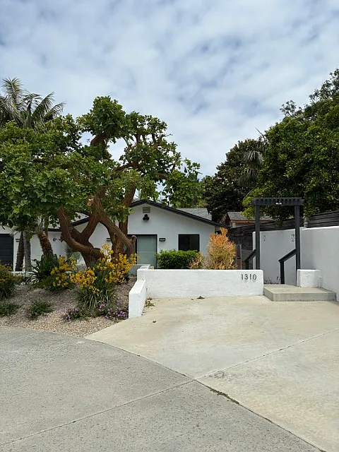 1310 Basswood Ave