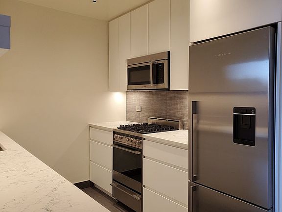4th image of 305 E 63rd St APT 4O