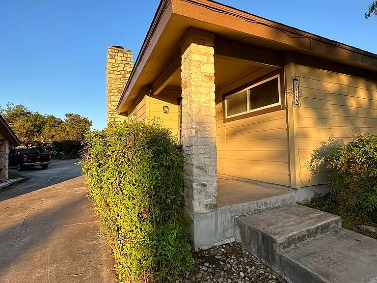 295 Mooring Cir — Photo 2