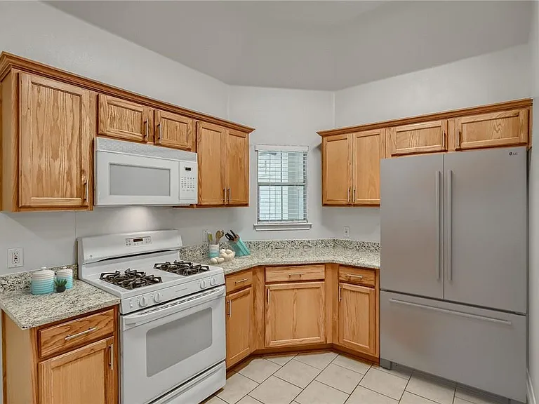 102 Osage Ct — Photo 9