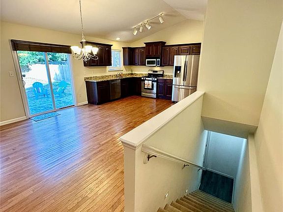 5th image of 11925 Loxley Ln