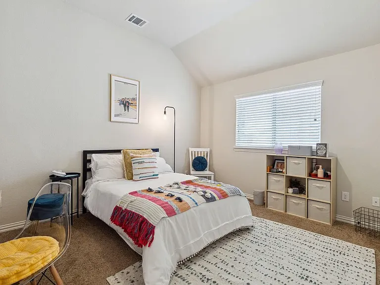 2416 Royal Summit Dr — Photo 13