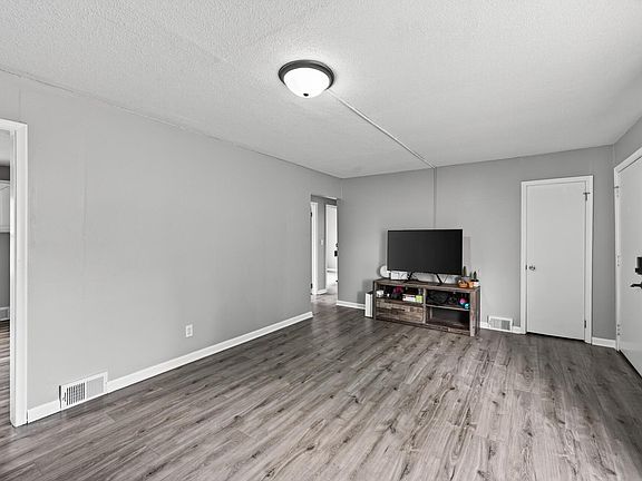 5th image of 474 Hopkins St