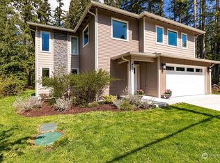 467 Cox Dr, Coupeville, WA 98239